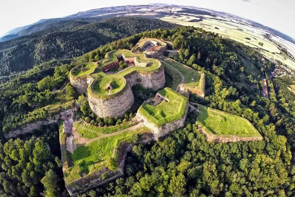 Żabnica atrakcje: Odkryj ukryte skarby i niezapomniane widoki