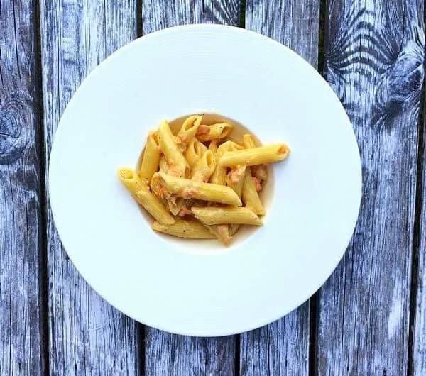 Penne salmone – łatwy przepis na wyjątkowe danie z łososiem