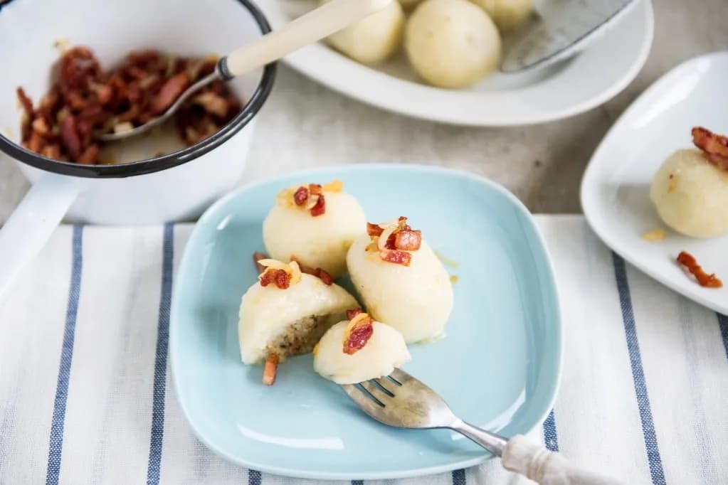 Co warto zjeść w Warszawie? Odkryj najlepsze tradycyjne potrawy