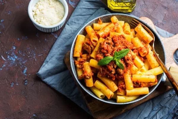 Penne rigatoni - idealny makaron do sosów i pysznych dań